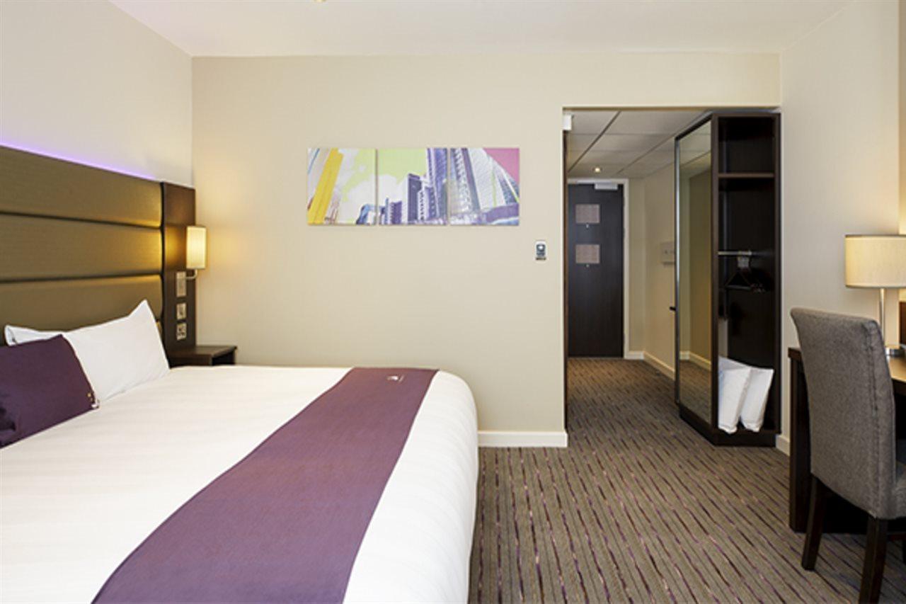 Premier Inn Glasgow Milngavie Exterior foto