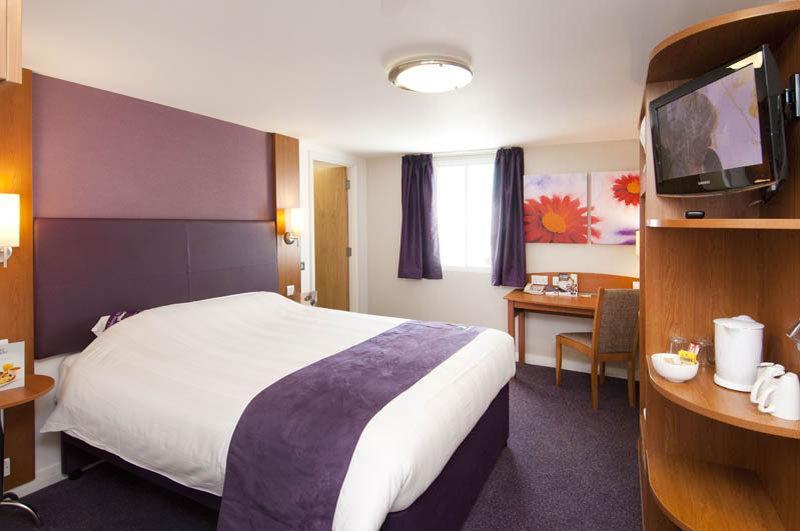 Premier Inn Glasgow Milngavie Exterior foto